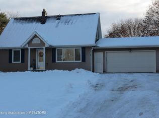 2327 W Taft Rd, Saint Johns, MI 48879