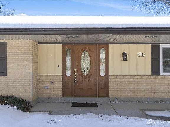 4th image of 810 E Whipp Rd