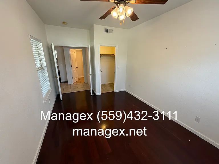 2833 E Cromwell Ave — Photo 6
