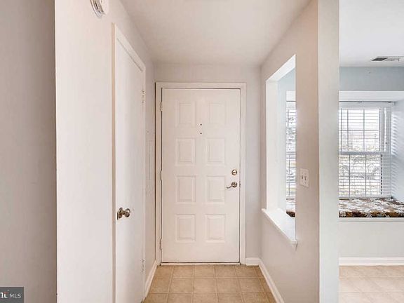 5th image of 1313 Stockett Sq
