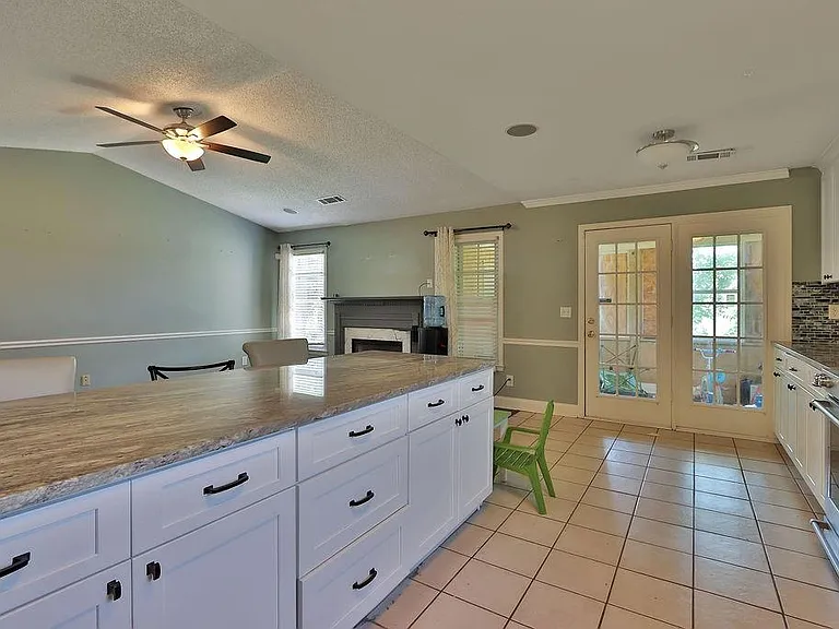 2348 Planters Cove Dr — Photo 15