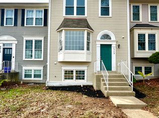 6908 Compton Ln, Centreville, VA 20121
