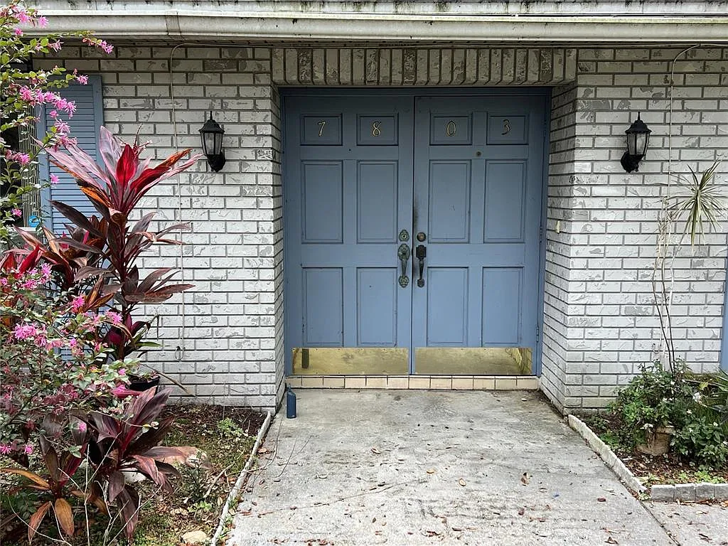 3 bed, 2.0 bath, 1734 sqft, $2,200 — Photo 2