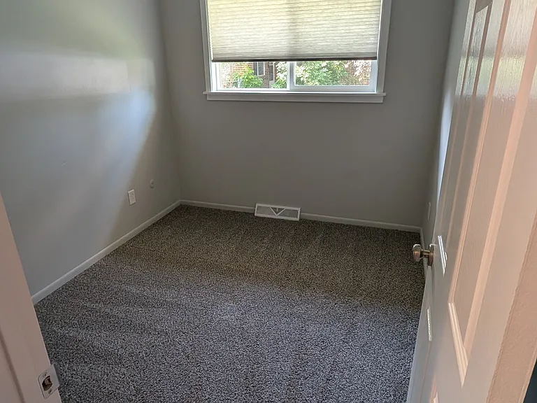 2020 Yeager Dr #2020 — Photo 10