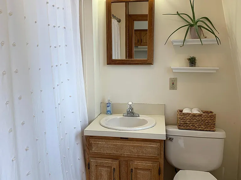 839 E 4th St #3 — Photo 17