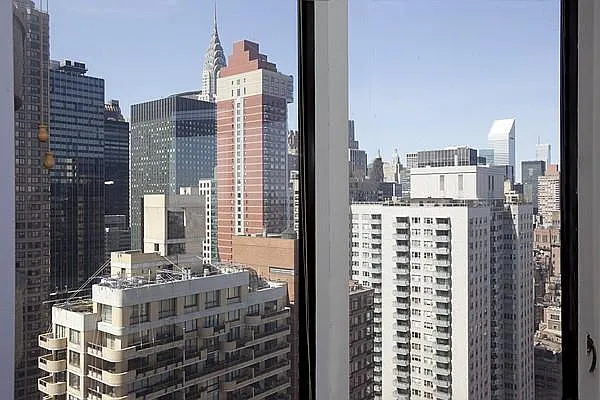 Rented by R New York | media 12