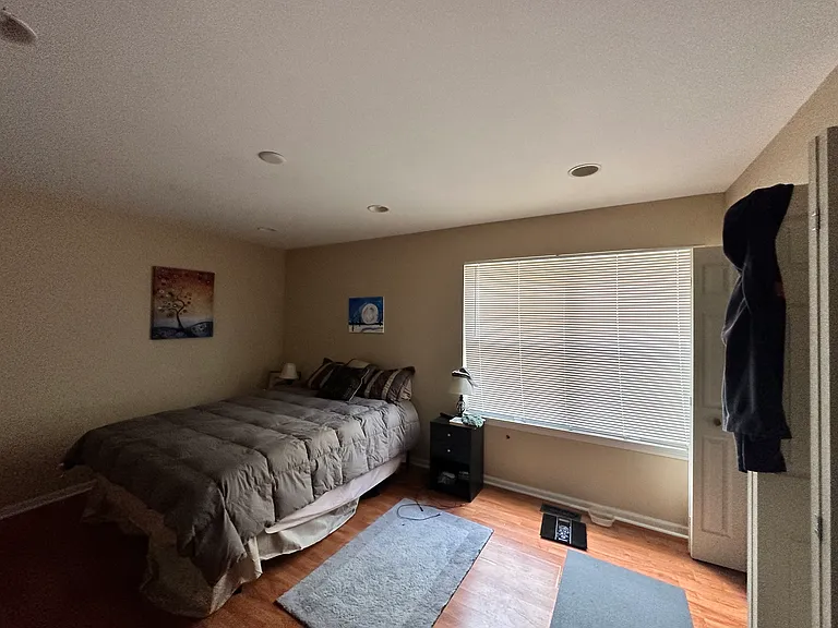 231 Half Moon Cir — Photo 6