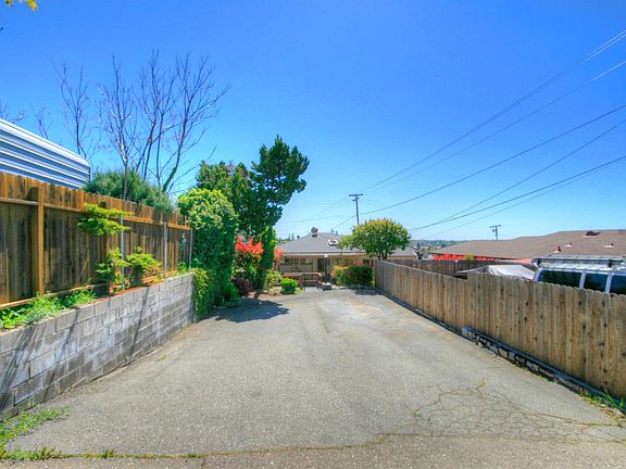 4th image of 115 Foresthill Ave