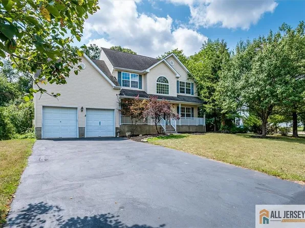 19 Christinalynn Dr, Monroe Township, NJ 08831