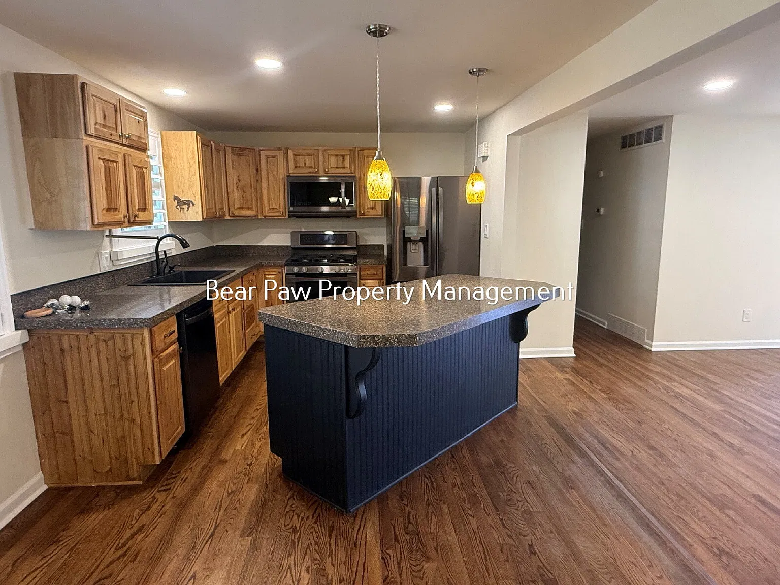5 bed, 3.0 bath, 2500 sqft, $4,100 — Photo 4