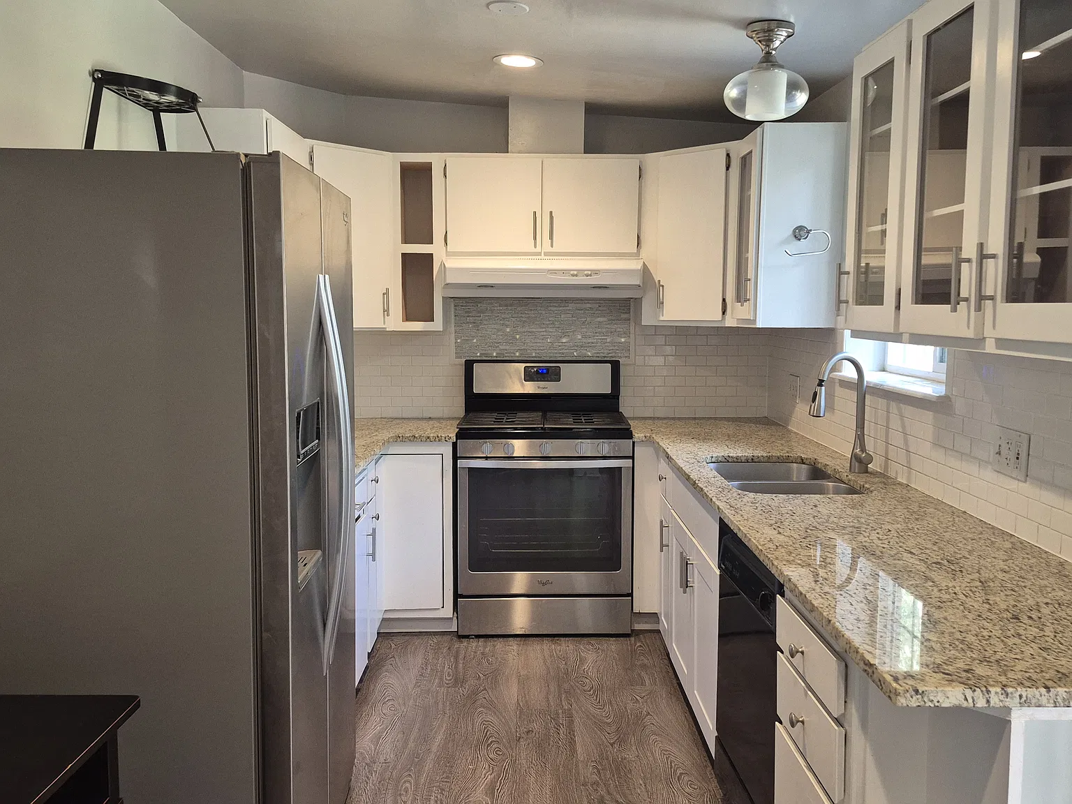 4 bed, 2.5 bath, 2672 sqft, $3,195 — Photo 3