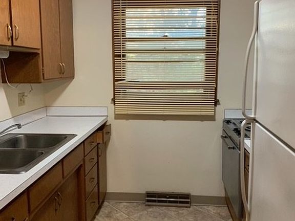 4th image of 1025 E St #2