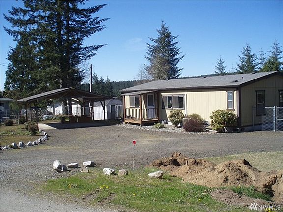 3rd image of 241 NE Chinook Dr