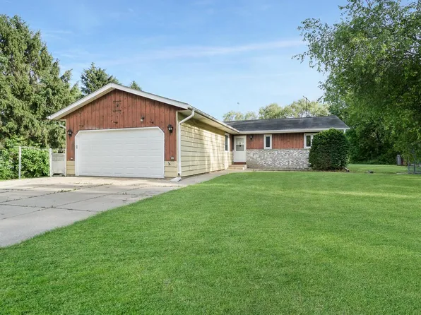 827 East Newark DRIVE, West Bend, WI 53090