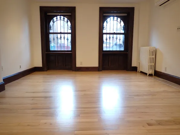 207 Carlton Avenue image 1 of 18