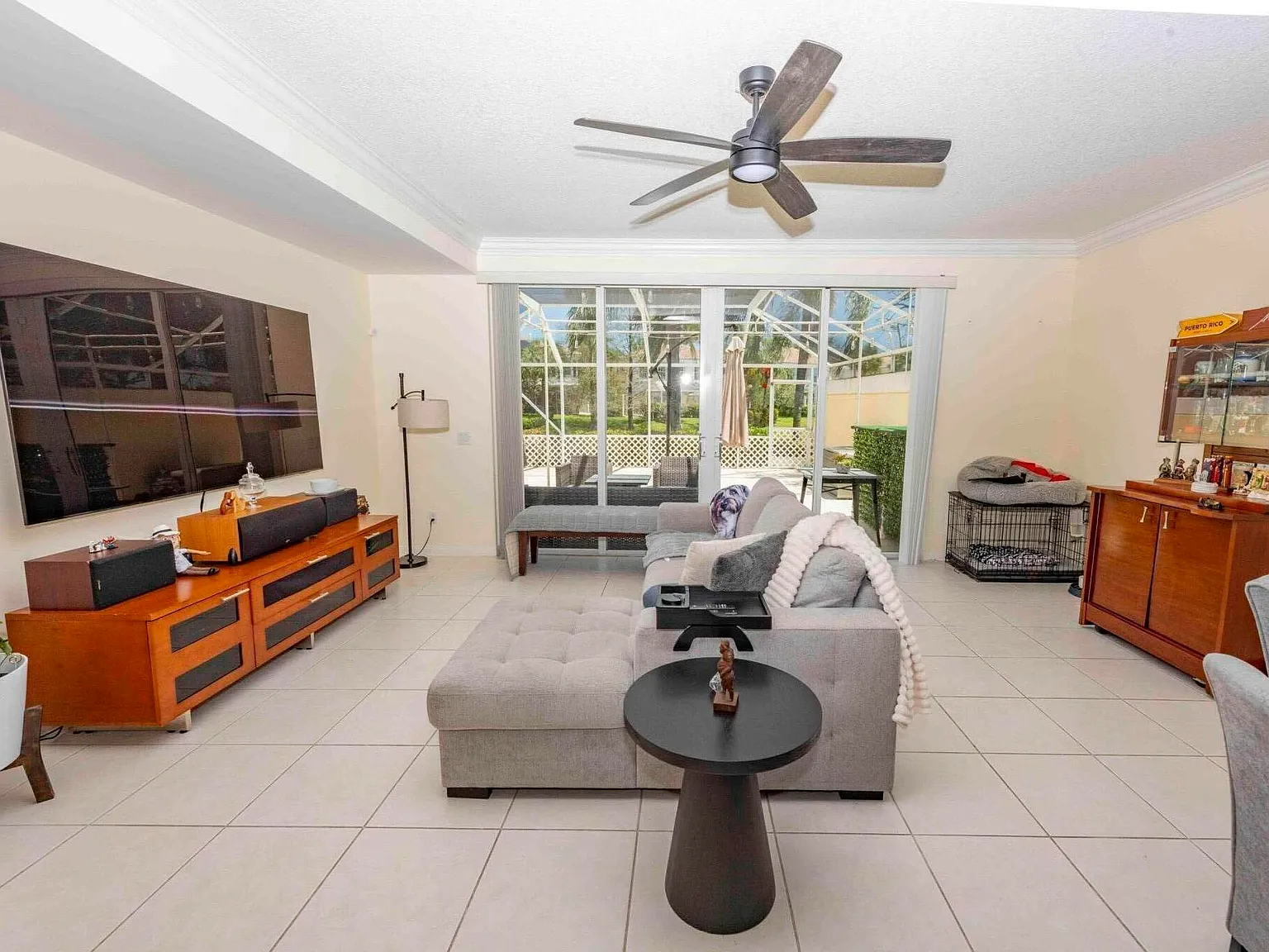 3 bed, 2.5 bath, 1570 sqft, $4,950 — Photo 2