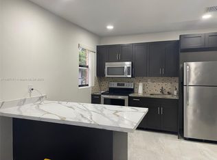 221 SW 9th Ave APT 3, Miami, FL 33130