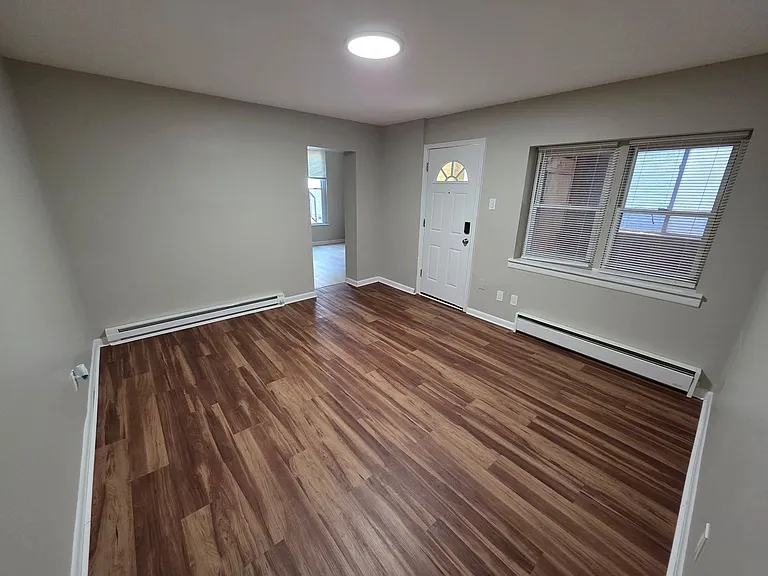 617 W Turner St — Photo 2