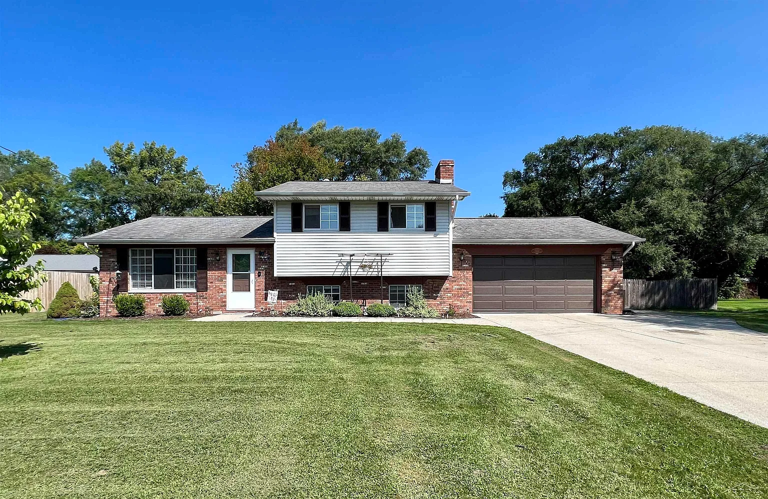 7160 Burmeister Dr photo 1