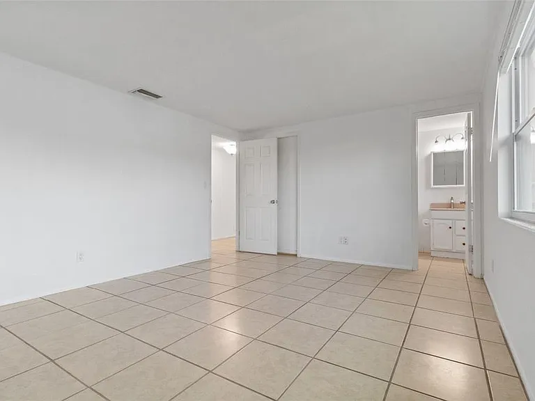 3327 Garfield Dr — Photo 16