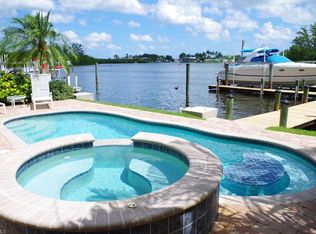 915 Prescott St, Fort Myers Beach, FL 33931