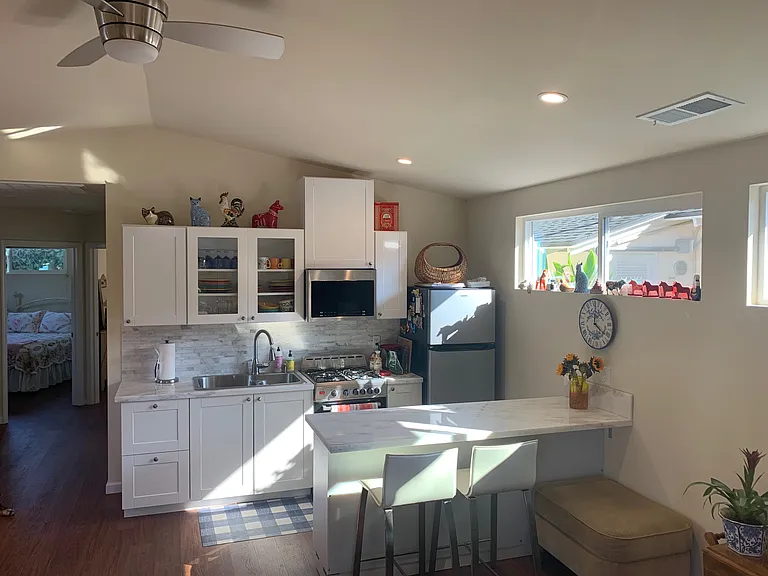 2555 Ardath Rd #B — Photo 4