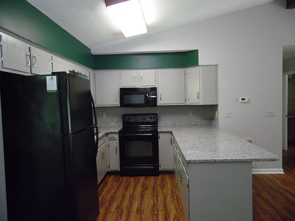 4th image of 17 Briar Ct