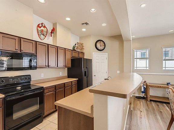 3rd image of 42424 N Gavilan Peak Pkwy Unit 28206