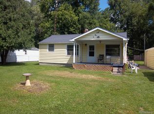 6469 Webb Dr, Flint, MI 48506