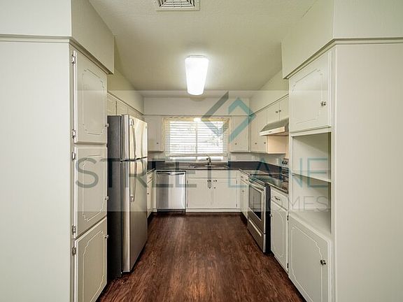 5th image of 8221 Pearl St