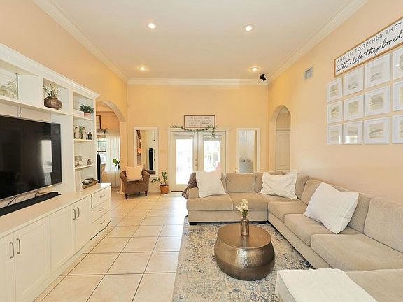 4th image of 3809 Sandcliff Dr
