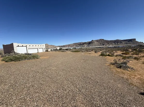 925 S Victory Way, Big Water, UT 84741