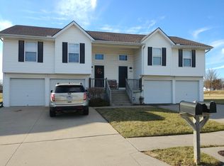 10726 N Kenwood Ave, Kansas City, MO 64155