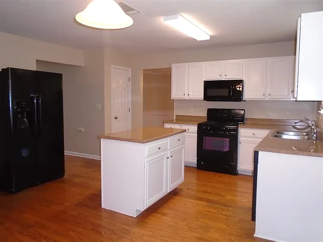 Building Photo - 312 Othello Dr