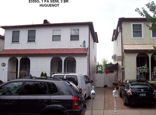 47 Geyser Dr, Staten Island, NY 10312