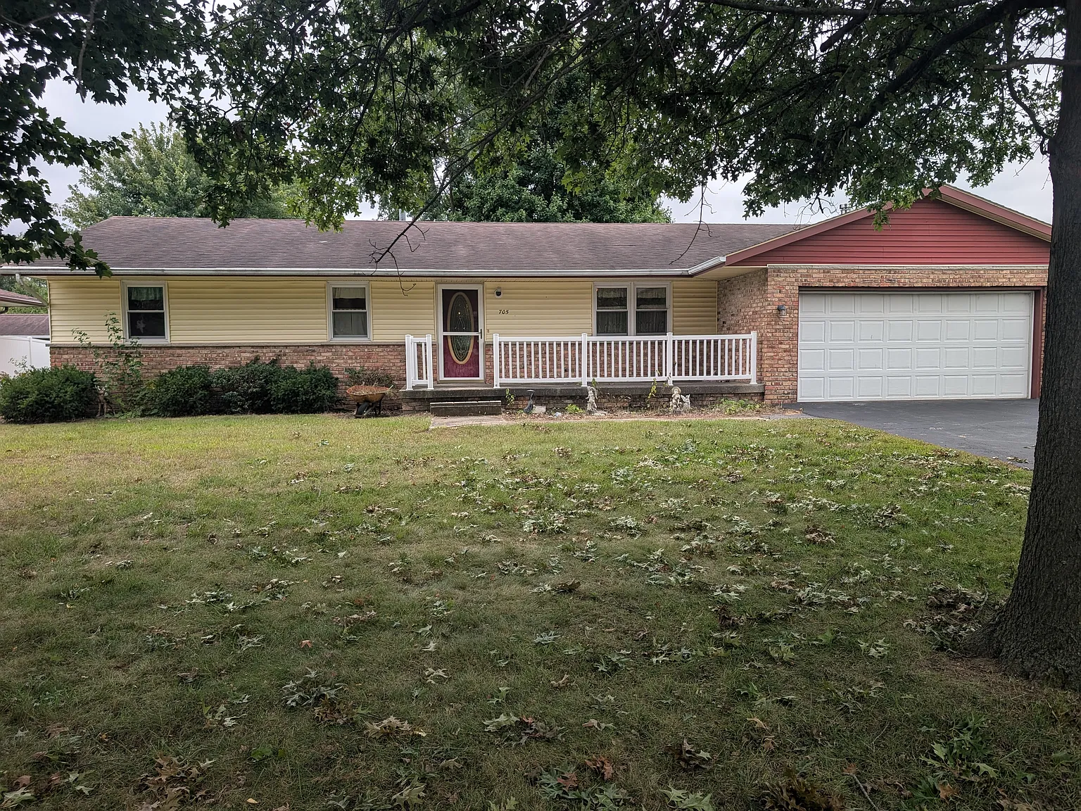 3 bed, 1300 sqft, $1,500 — Photo 1