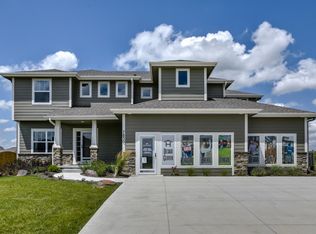 9816 Rosewater Pkwy, Bennington, NE 68007