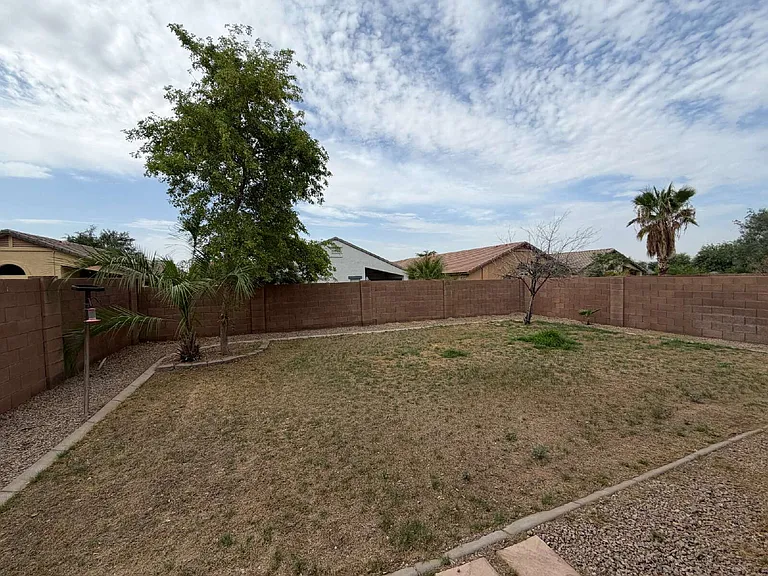 135 W Holstein Trl — Photo 19