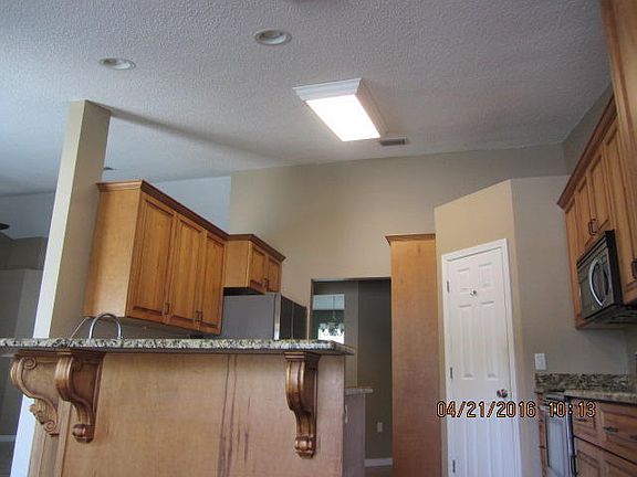 3rd image of 7594 Pepperwood St