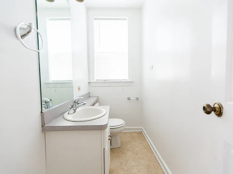1104 N. Oakley Blvd. — Photo 12