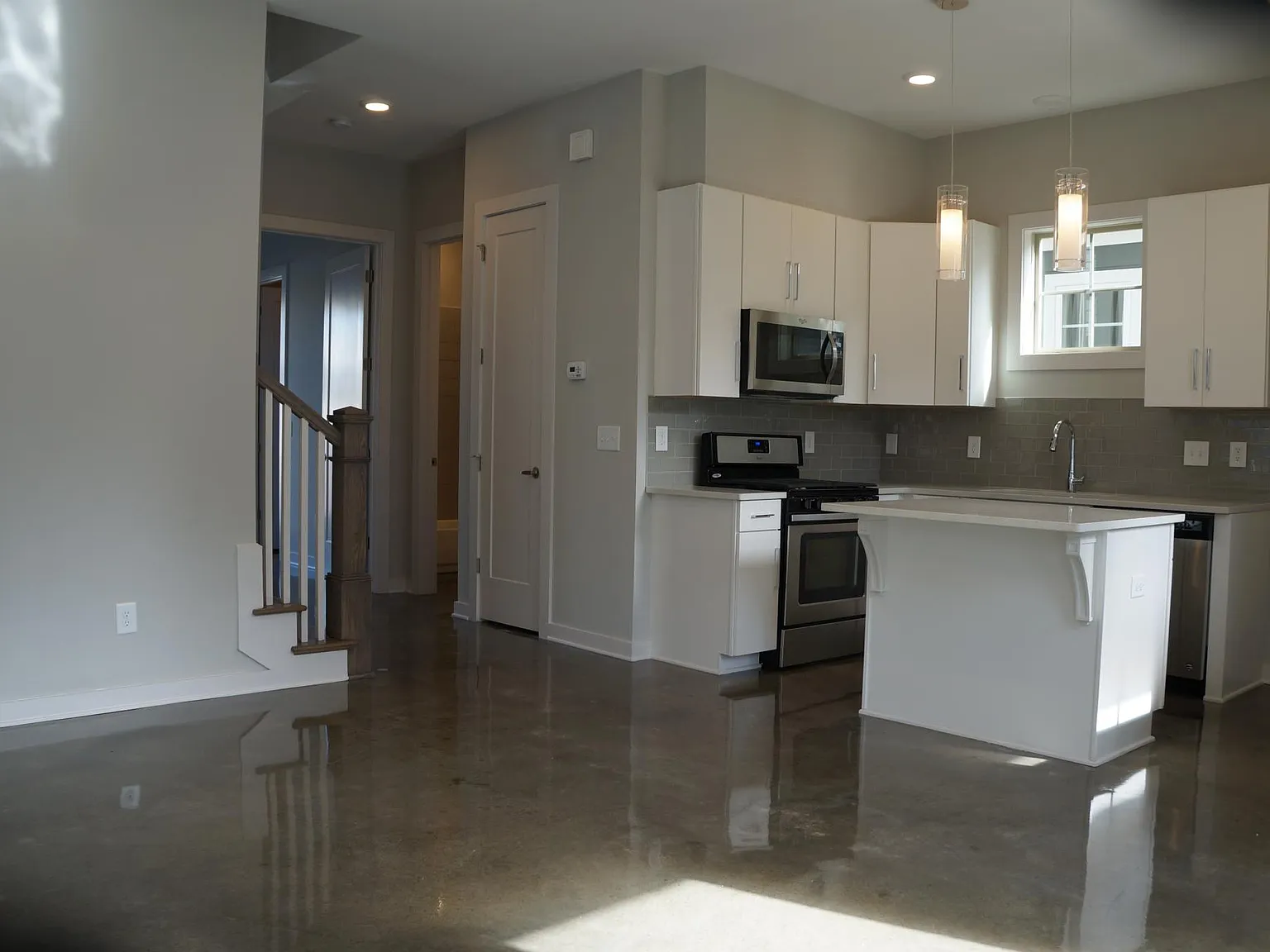3 bed, 1470 sqft, $2,900 — Photo 4