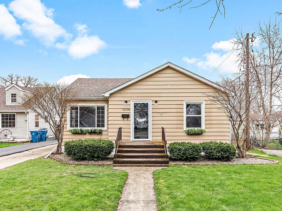 1336 Circle Dr NE, Kankakee, IL 60901 Zillow