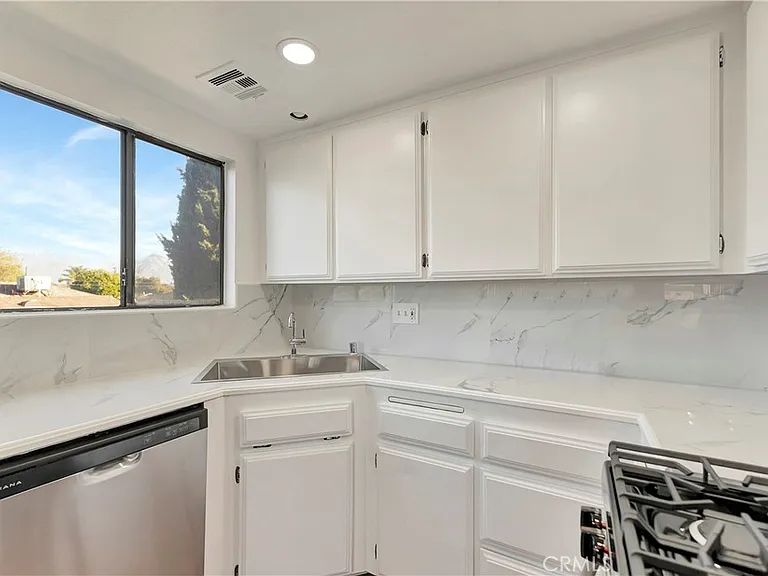 609 E Phillips Blvd — Photo 14