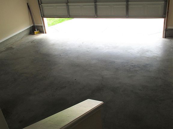 3rd image of 503 Barking Dr #503