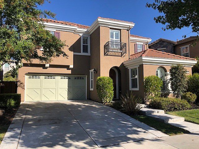 2nd image of 1121 Hoskins Ln