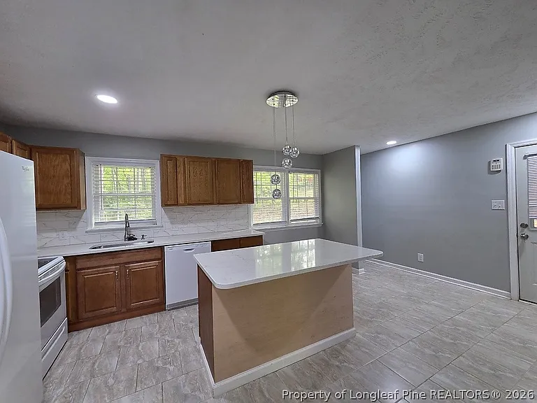2532 Sourwood Dr — Photo 2