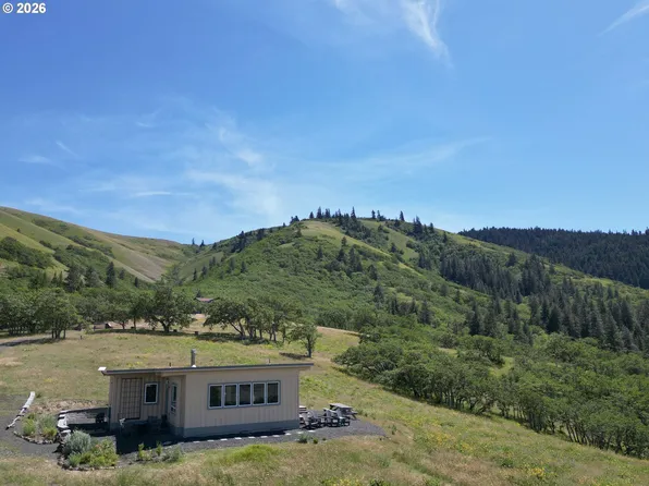 118 S Prairie Rd, Lyle, WA 98635