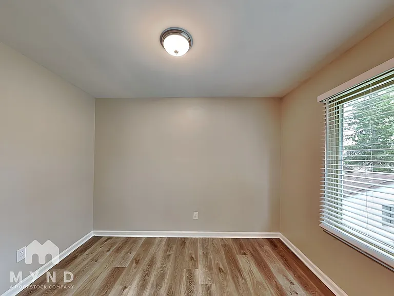 83 Woodrow Ave — Photo 18