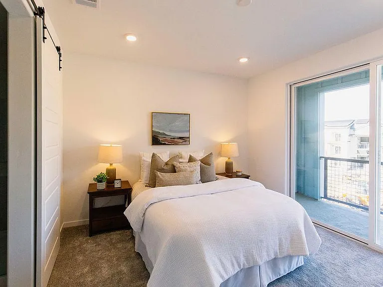 905 Madonna Rd — Photo 24