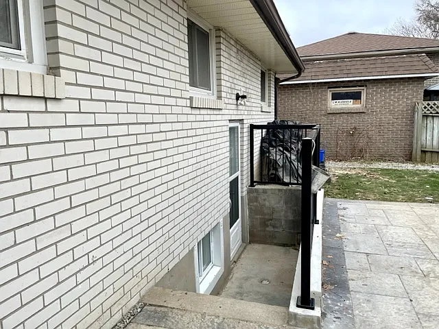 Building Photo - 78 Ottaway Ave